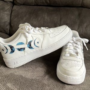 Only worn once by my 16 yr old daughter